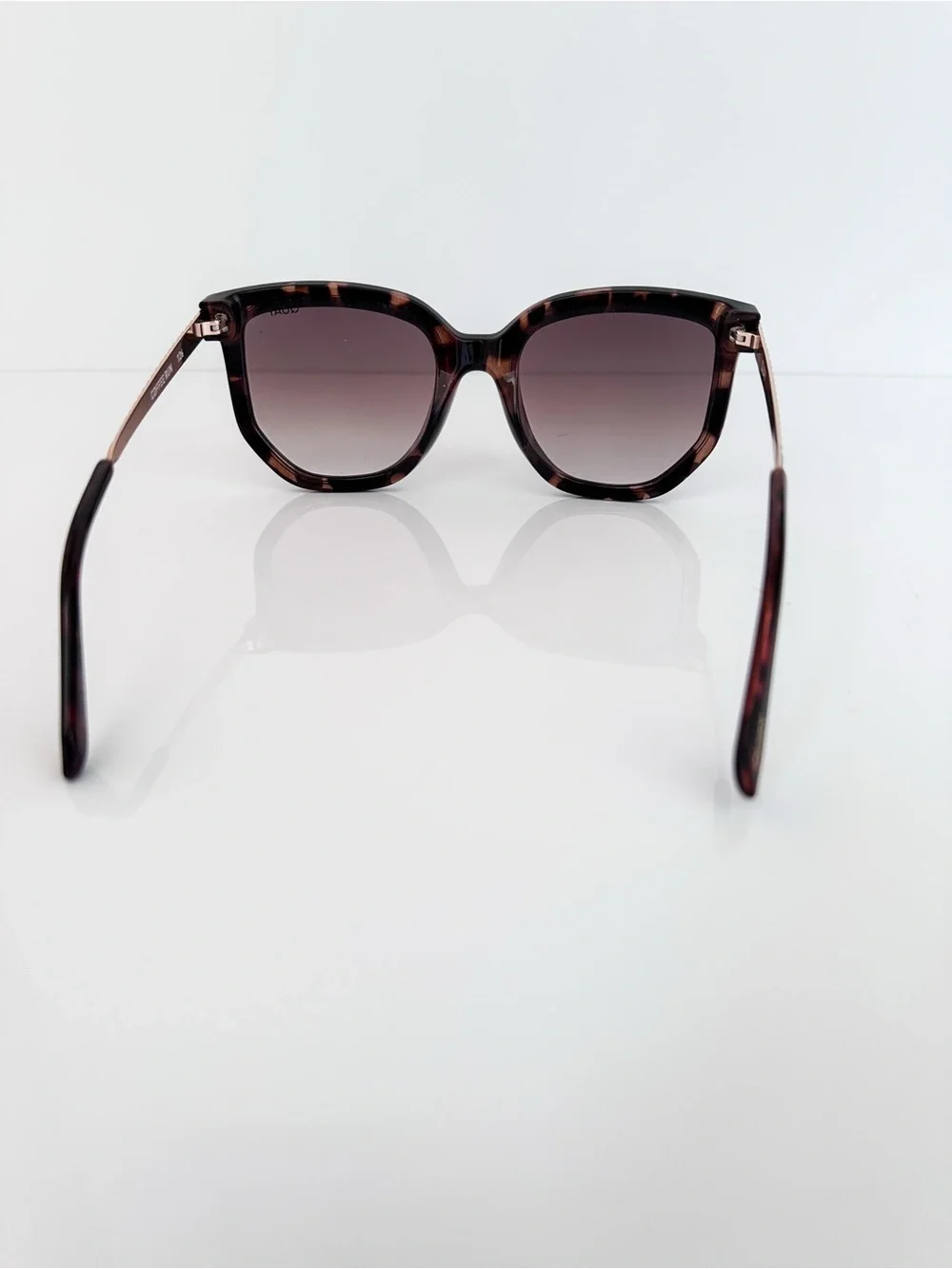 Quay Australia Tortoise Cat Eye Sunglasses Rose Gold Classic Coastal Minimalist